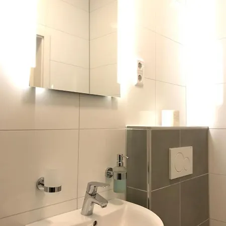 - Free Parking - Wifi - Kitchen * אסן