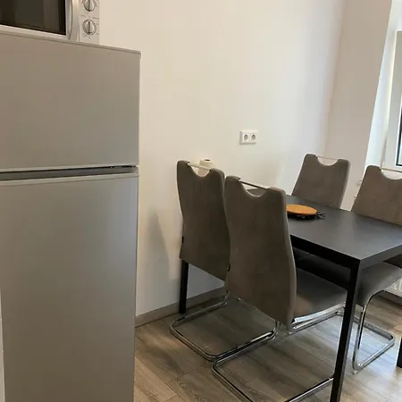 Apartament - Free Parking - Wifi - Kitchen *