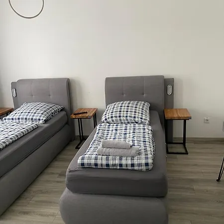 Apartament - Free Parking - Wifi - Kitchen *