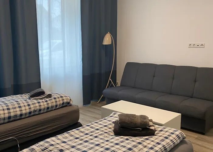 - Free Parking - Wifi - Kitchen Apartment