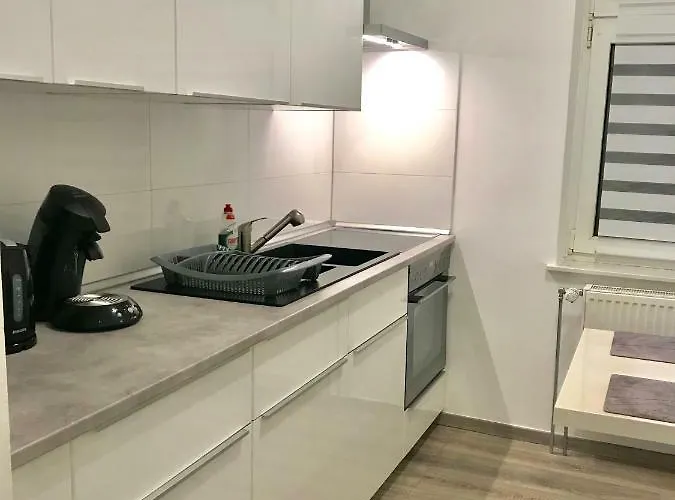 - Free Parking - Wifi - Kitchen Apartment